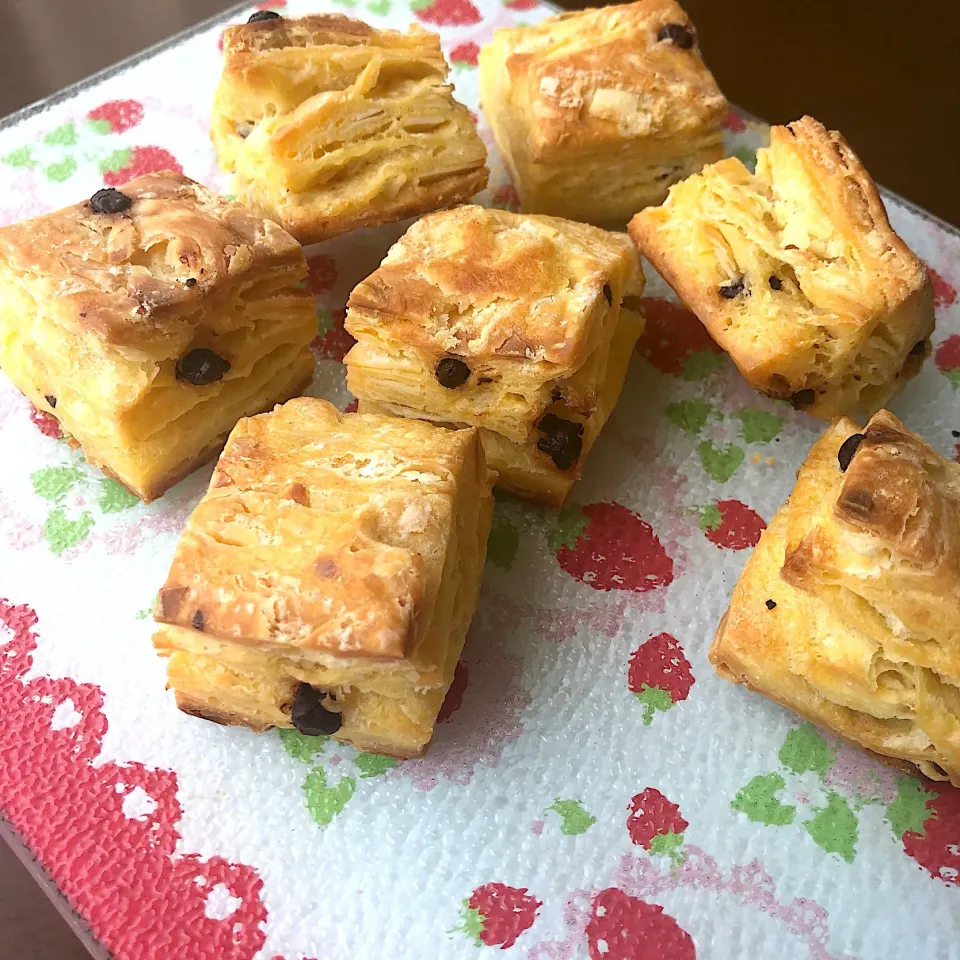 アーモンドチョコの酵母スコーン|すと☺︎*☻さん