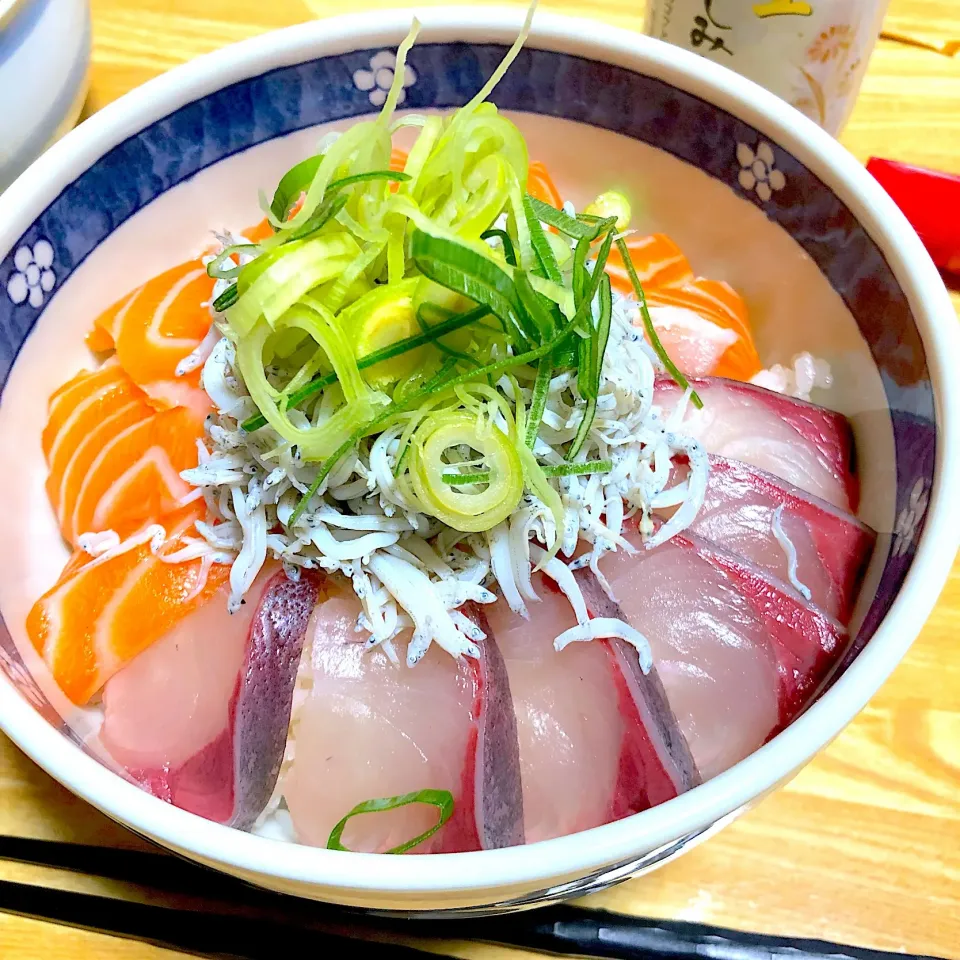 海鮮しらす丼😋|すかラインさん