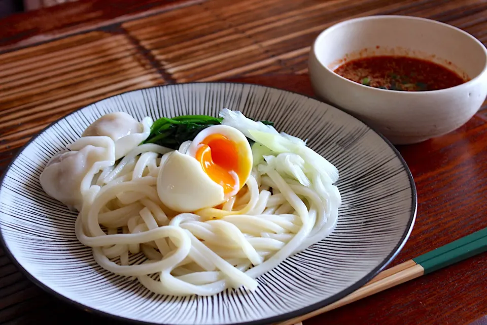 レンジつけだれでピリ辛つけうどん|よっすぃさん