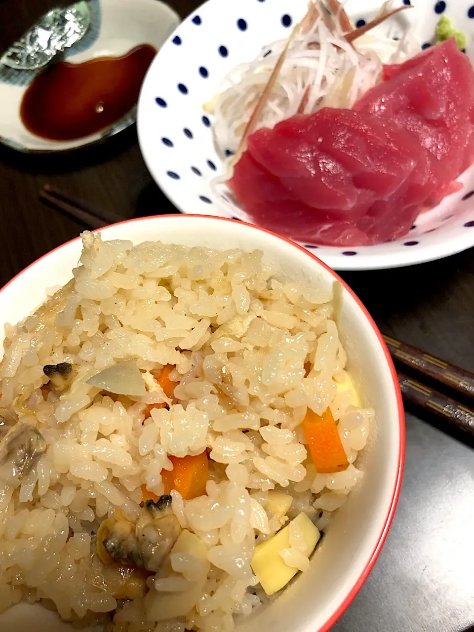 炊き込みご飯とマグロのお刺身|Rie Kobayashiさん