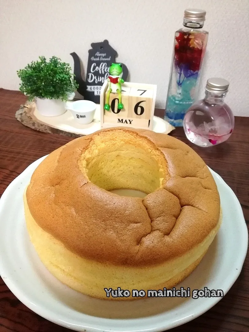 Snapdishの料理写真:基本のシフォンケーキ|cookinyukoさん