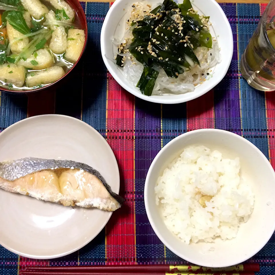 2019/05/06 炊飯器で鮭蒸し、生わかめと春雨のサラダ|kykyさん