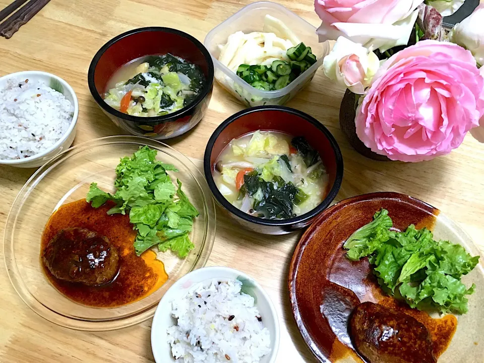 ハンバーグと、野菜たっぷりとろろ汁な晩ご飯で明日から頑張るぞー(○´∀｀)o""ｴｲ (○´∀｀)o""ｴｲ (○´□｀)/ｵｳ|さくたえさん