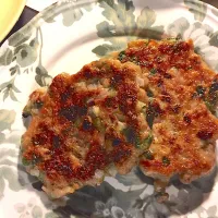 Snapdishの料理写真:Pan-fried Beef Patties with Coriander 香煎香茜牛肉餅|uno hooさん