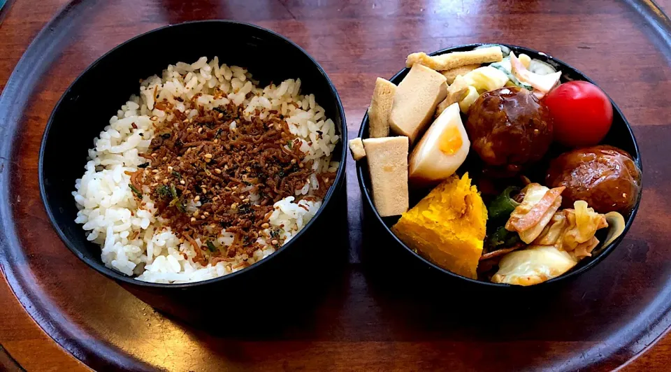 五月七日本日も息子弁当🍱🍙肉団子弁当🍱高野豆腐とお揚げの煮付け🍚マカロニサラダ🥗など🥗 #息子弁当🍱🍴  #snapdish  #札幌  #中島公園  #肉団子の甘酢あんかけ  #高野豆腐の煮物|Yukie  Toriseさん