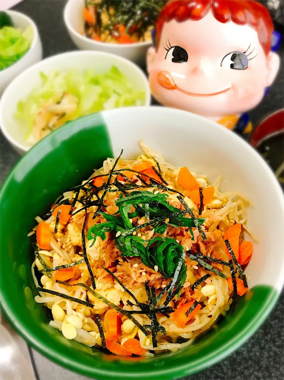 Snapdishの料理写真:お野菜もたっぷり取れる♡ツナと玉子のそぼろ丼。|ぽき。さん