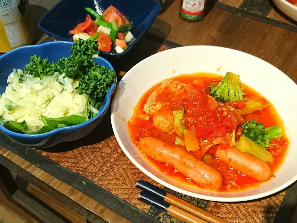 チキンのトマト煮&ポテトサラダ&アスパラとトマトのサラダ|まぐろさん