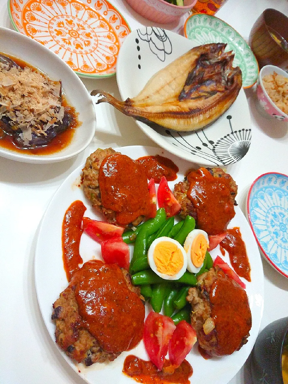 夕食(^ー^)
タケノコご飯
しいたけハンバーグ
サラダ
ホッケ
ナスの煮浸し
お味噌汁(小松菜、油揚げ、ワカメ)
きゅうり浅漬け|プリン☆さん