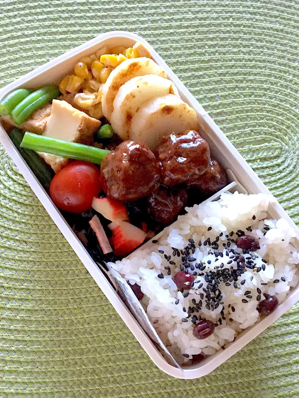 Snapdishの料理写真:長女の中学弁当！
昨日は久々過ぎて撮り忘れた〜|yukoさん