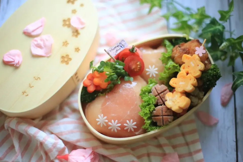 生ハムおにぎりの母の日弁当|ゆいか＊さくママさん