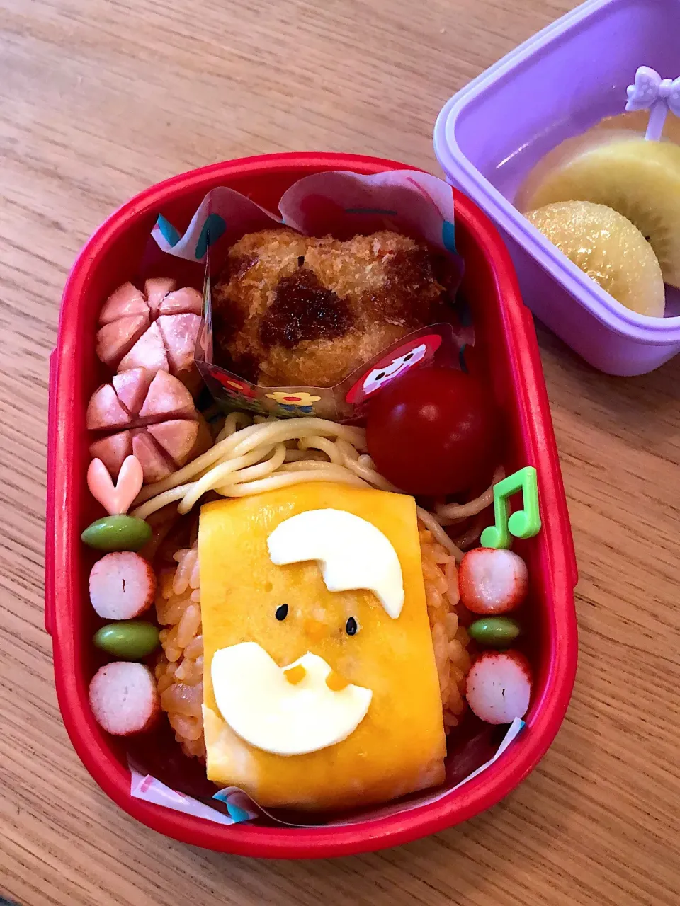 chihoさんの 卵からパカっとヒヨコちゃんオムおにぎり弁当♡|はるmamaさん