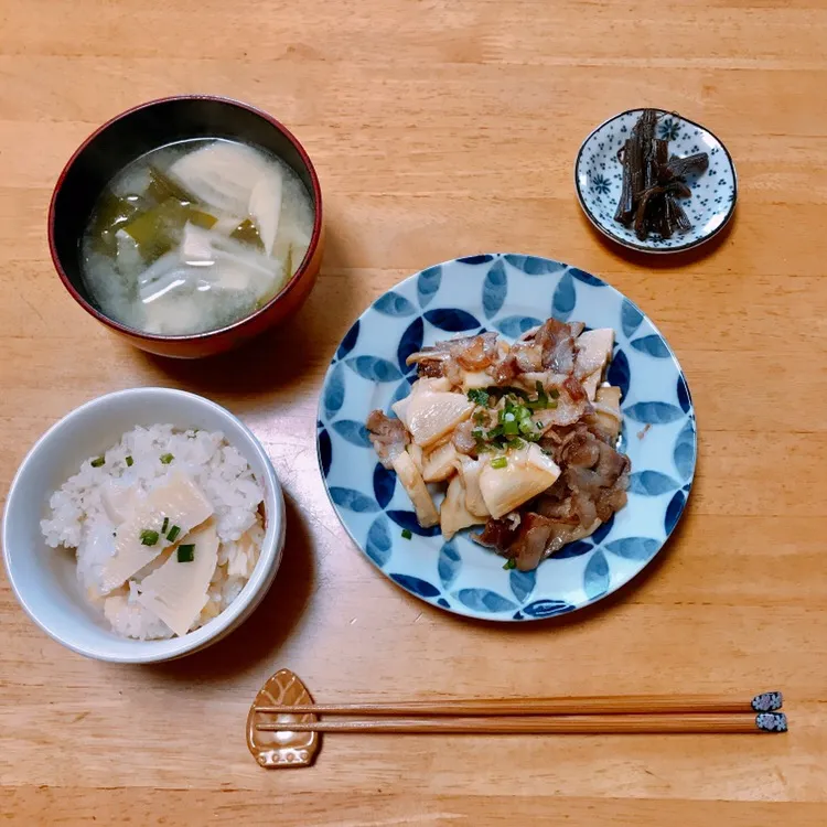 Snapdishの料理写真:たけのこご飯🍚
たけのこの味噌汁
豚バラとたけのこの甘辛炒め|ちゃみこさん