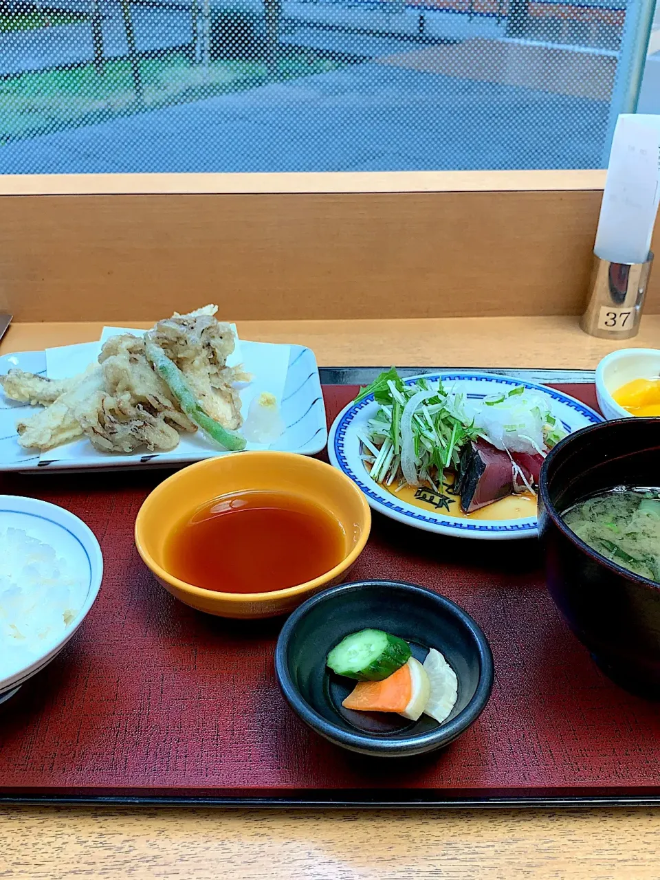 カツオたたき香味野菜/ししゃも舞茸天麩羅/味噌汁|山内博之さん