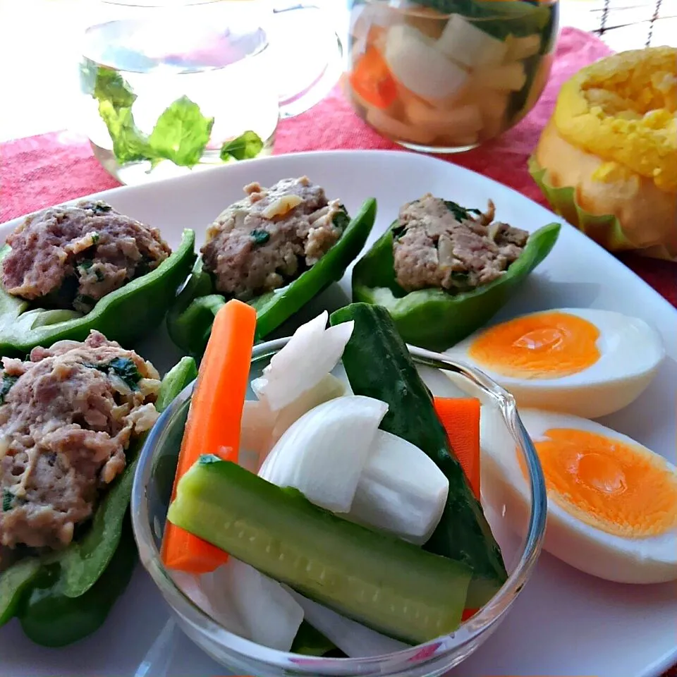 新たまネギと玉子のピクルス
材料増やしてミスった生ピーマンの肉詰め(関西スーパー動画)|みるくここあさん