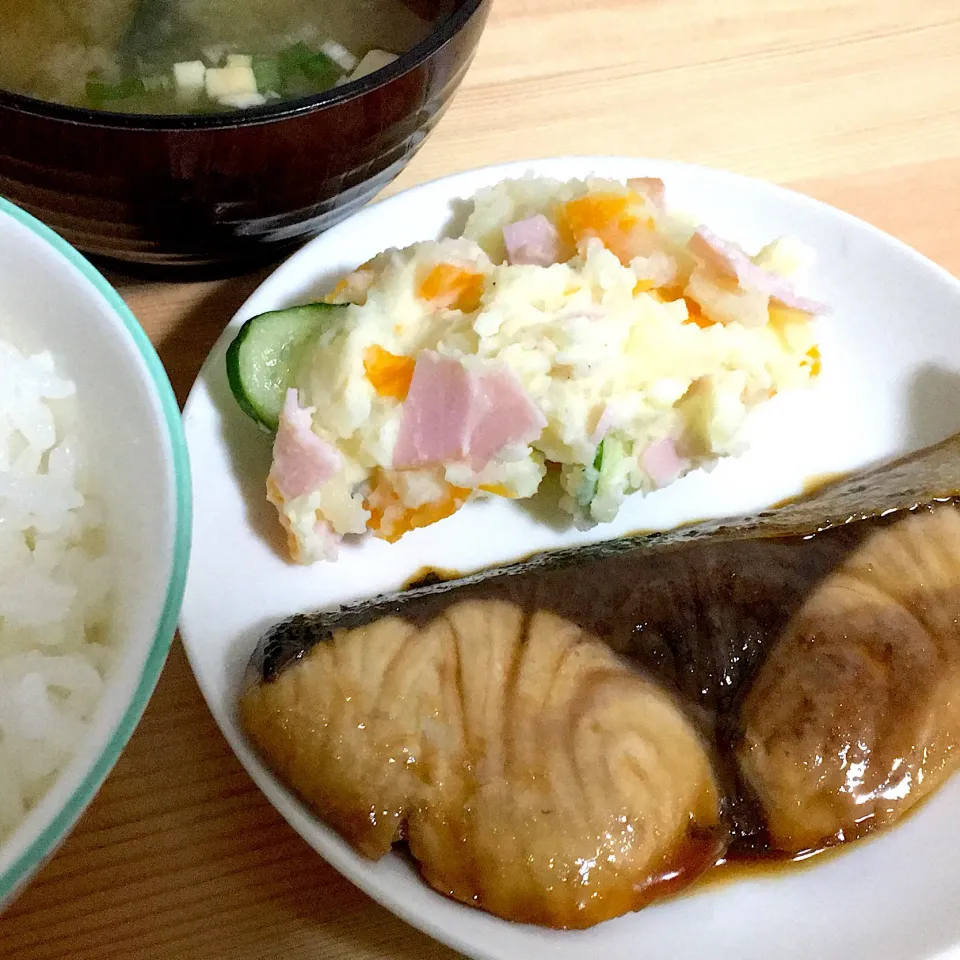 Snapdishの料理写真:ぶりの照り焼き|パトラさん