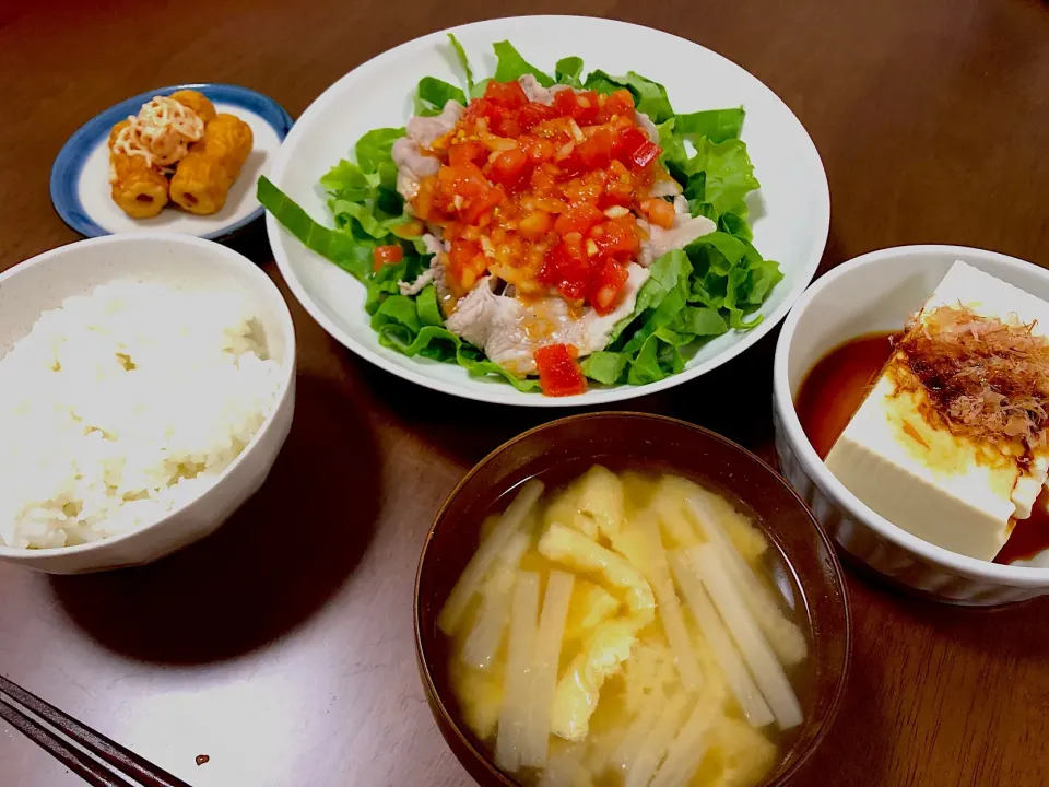 中華風トマトだれがけ豚しゃぶサラダ🐷
大根と油揚げの味噌汁|m-amさん