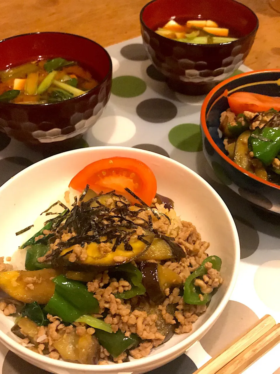 茄子とピーマンのひき肉のガーリックトマトソース丼|JUNZ CAFEさん