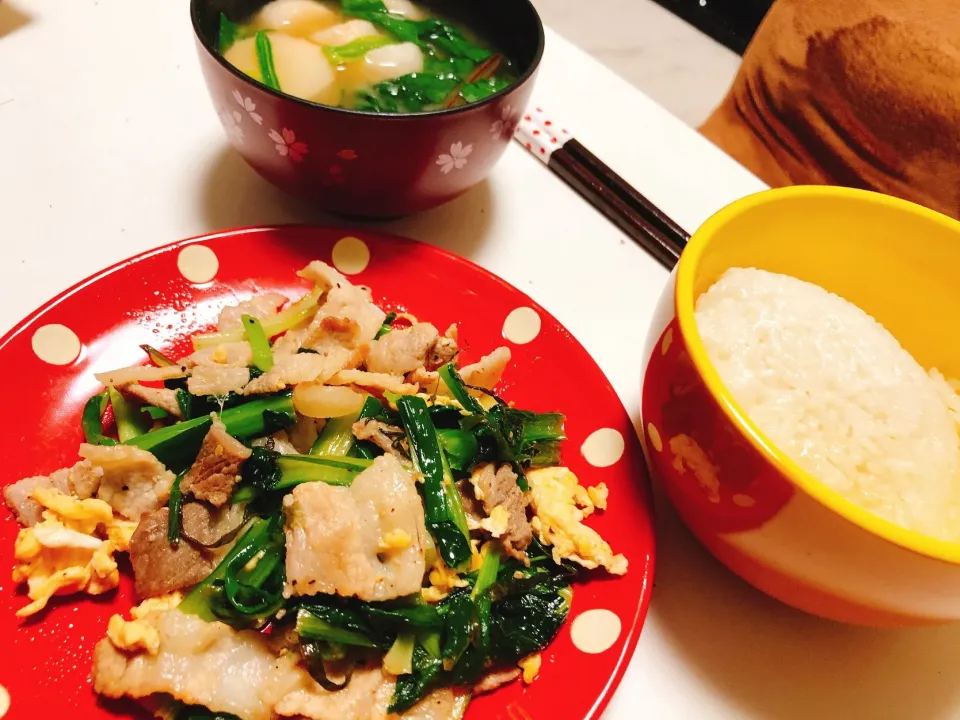 豚バラと小松菜と卵の炒め物🐖|うまさん