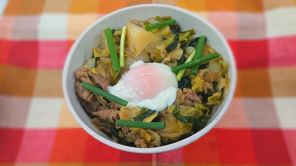 春野菜のすき煮丼 とろ～り半熟たまごのせ|よっしー(=^ェ^=)さん