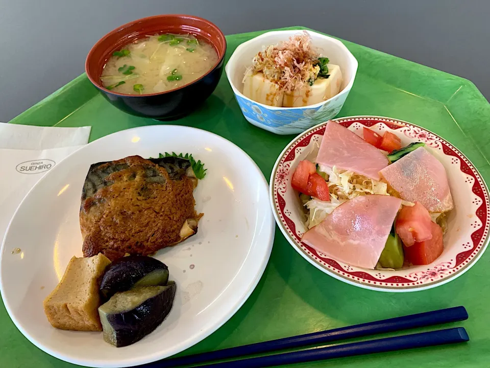 鯖のごま味噌焼、冷奴、ハムサラダ、味噌汁|Tadahiko Watanabeさん