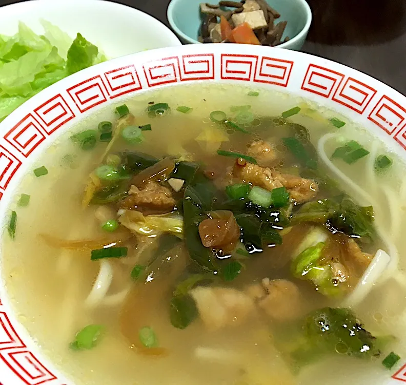 Snapdishの料理写真:朝ごはん☀️☀️🔆断酒28日目
回鍋肉麺  サラダ🥗  ゼンマイ煮物|ぽんたさん