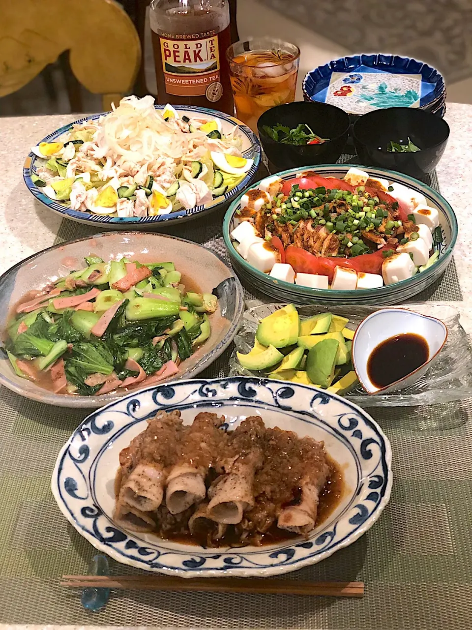 豚の🐽えのき巻き
よだれ鶏🐓
山盛りサラダ🥗
ロースハムとチンゲンサイ🥬のあんかけ|Mayumiさん