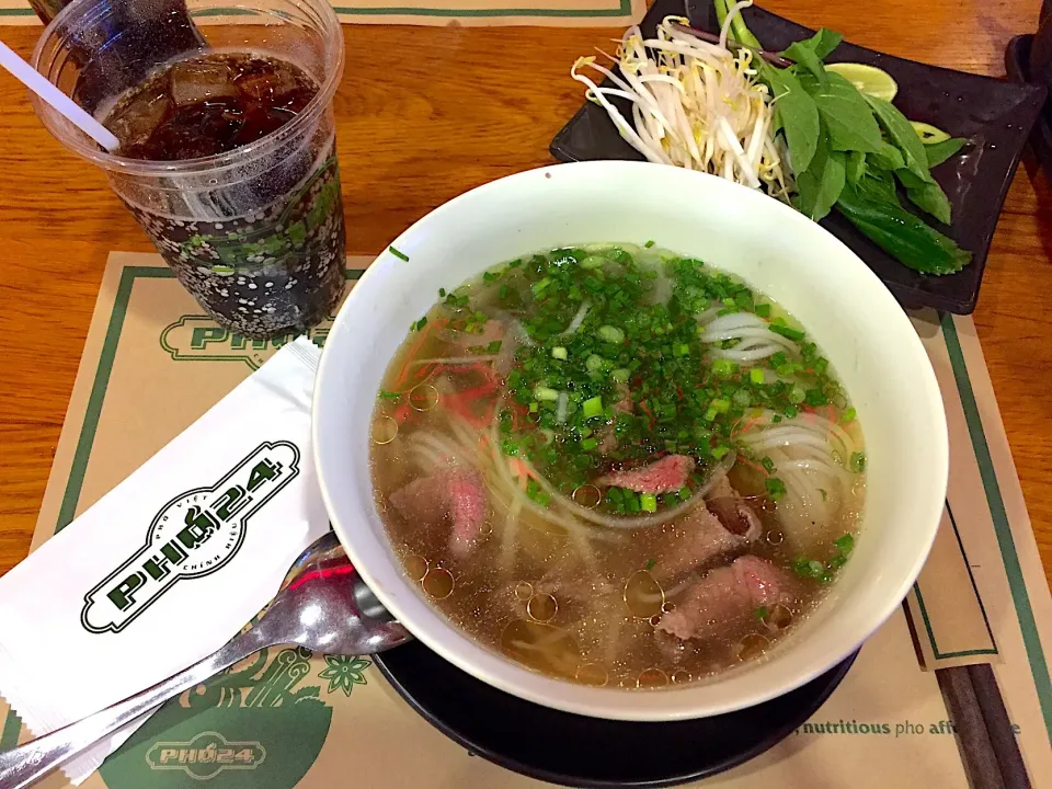 Snapdishの料理写真:Vietnamese pho 🇻🇳|Min Wongさん