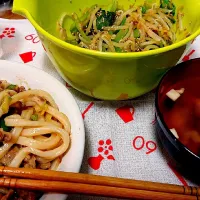 ピーマンとキャベツと牛肉の焼きうどん|けけさん