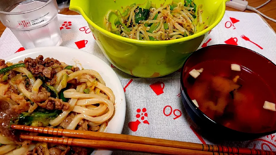 Snapdishの料理写真:ピーマンとキャベツと牛肉の焼きうどん|けけさん