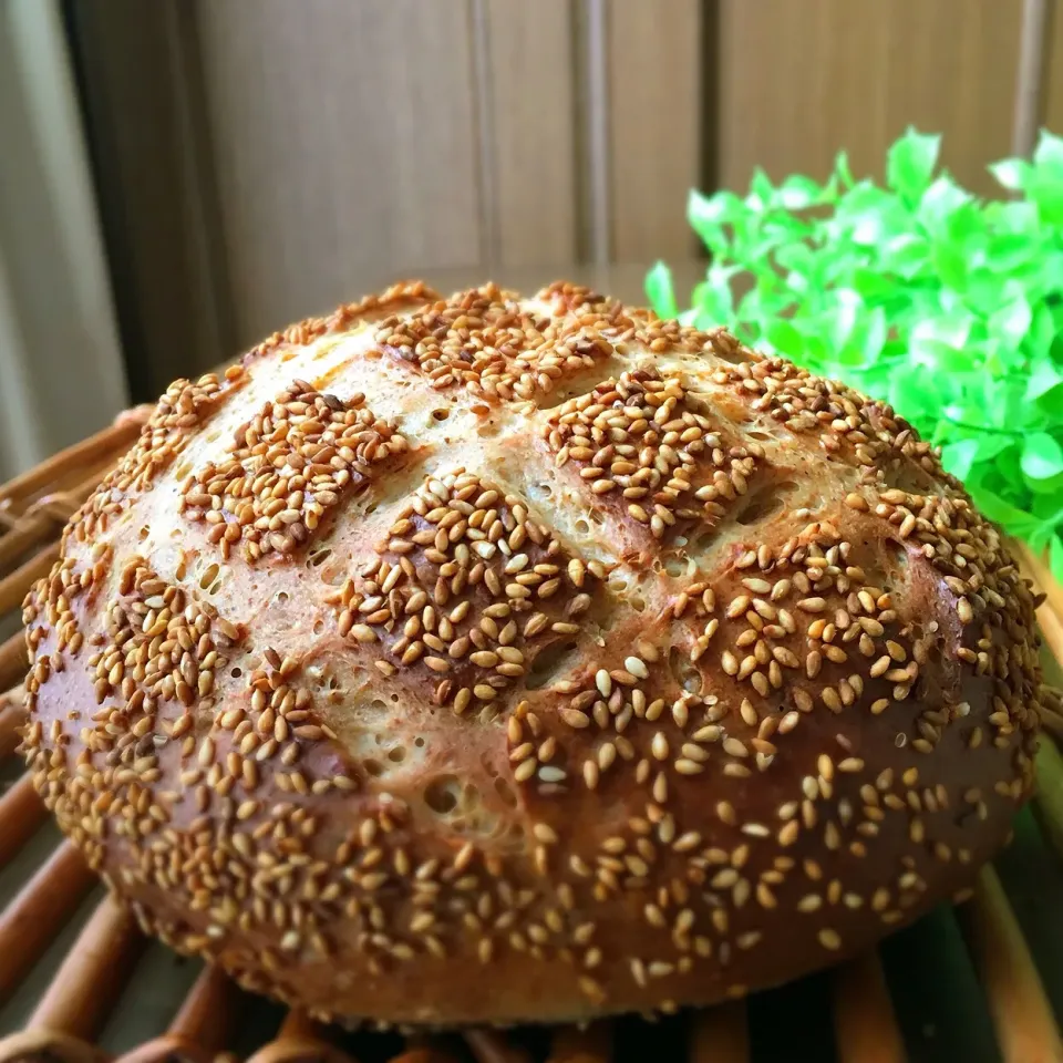 ぷらっとさんの料理 【香ばしい胚芽&胡麻パン】〜蜂蜜とヨーグルトの優しい味わい〜|9421beruさん