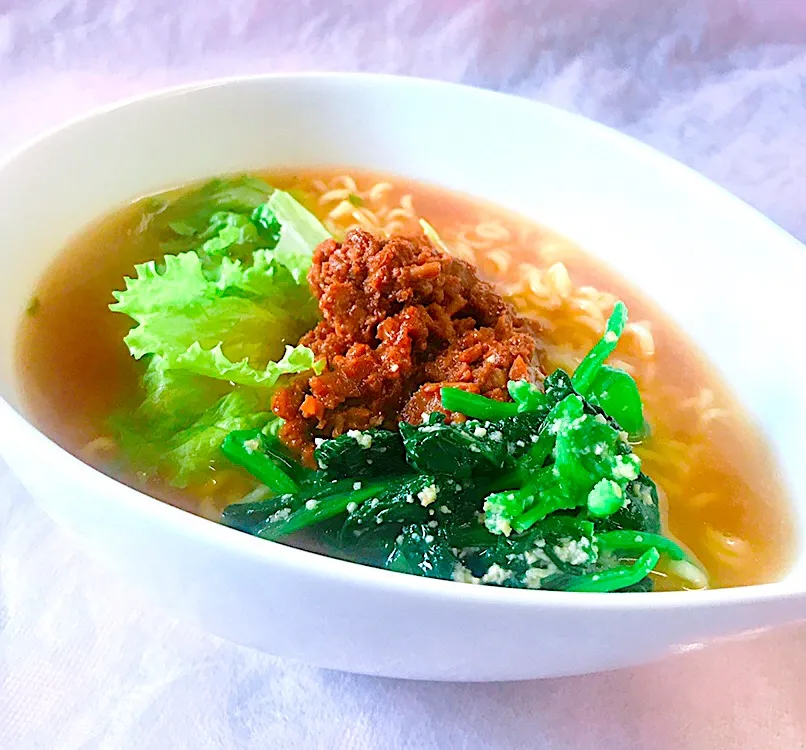 たけのこの肉味噌をのせたインスタントラーメン|かっちゃん杉さん