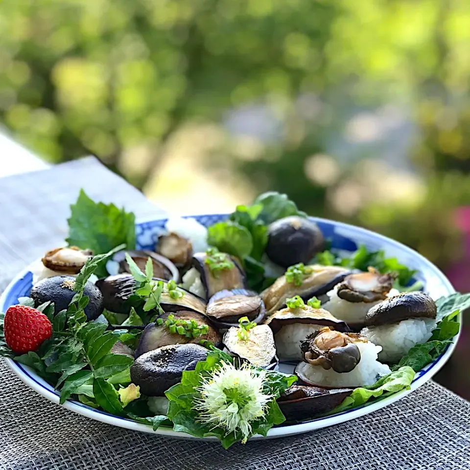 ぱあるさんの料理 『ナス寿司ですよ〜❣️』 お魚が無くても、ちょい食べたくなるお寿司、なすで作ってみました〜（笑）|シュトママさん