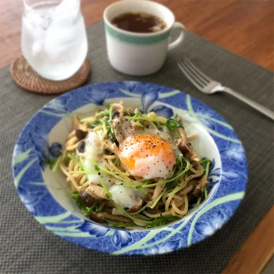 ツナとしめじ、豆苗のスパゲッティ🍝|𓇼 Ⓢ Ⓗ Ⓘ Ⓝ Ⓞ Ⓑ Ⓤ 𓇼さん