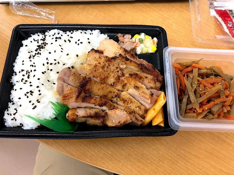 炙り焼チキンステーキ弁当|しのぶさん