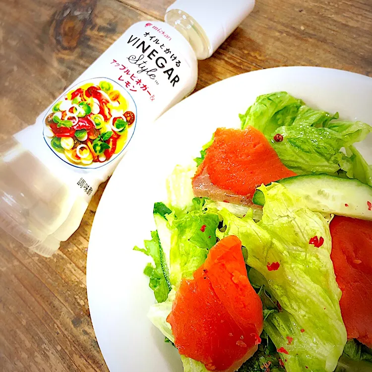 Snapdishの料理写真:アップルビネガーでサーモンサラダ🥗|アッツさん