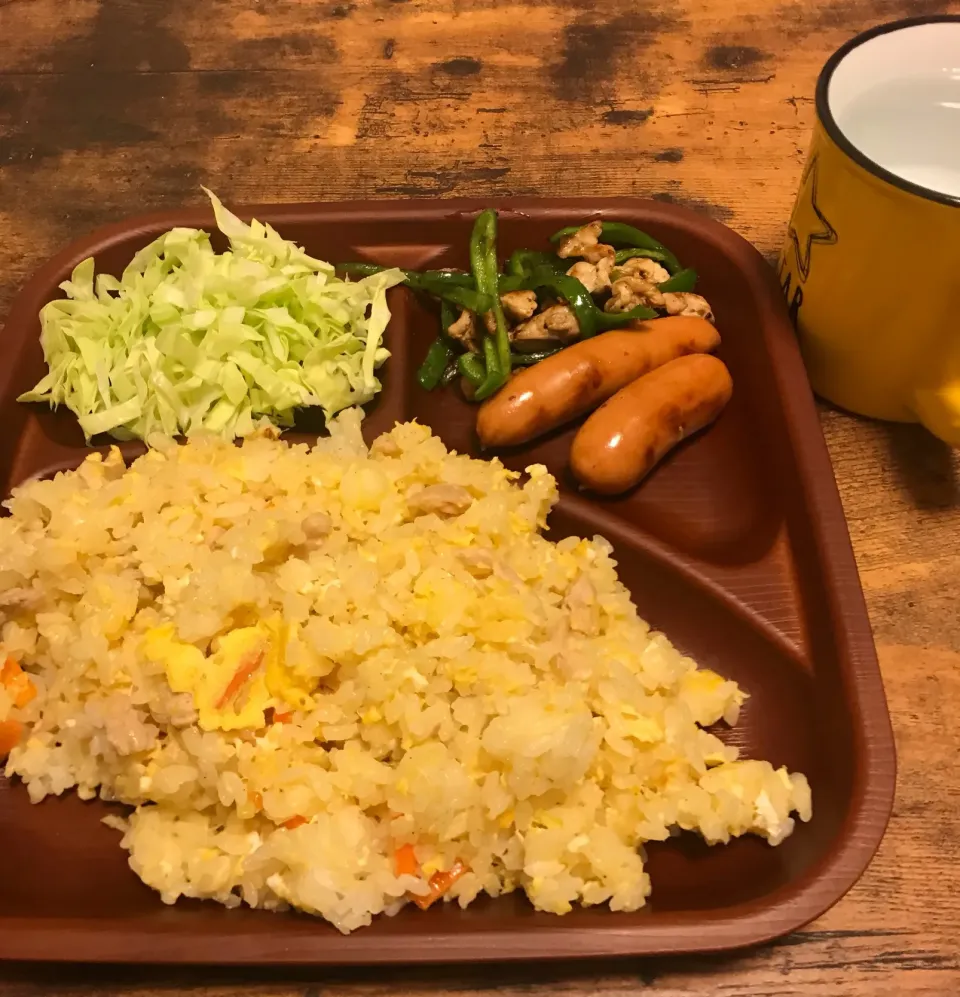 ズボラ男子の料理成長記
チャーハン
サラダ ピーマンと肉炒め サラダ|ズボラさん