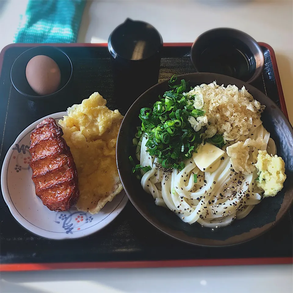 四国入り！朝一からうどん！釜バターを食す😋|佐野未起さん