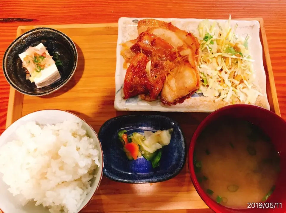 三元豚しょうが焼き定食|コージ💫さん