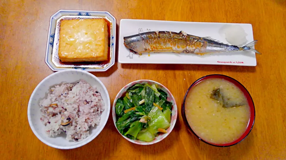 ５月９日　さんまの塩焼き　厚揚げチーズ　小松菜の蒸し物　お味噌汁|いもこ。さん