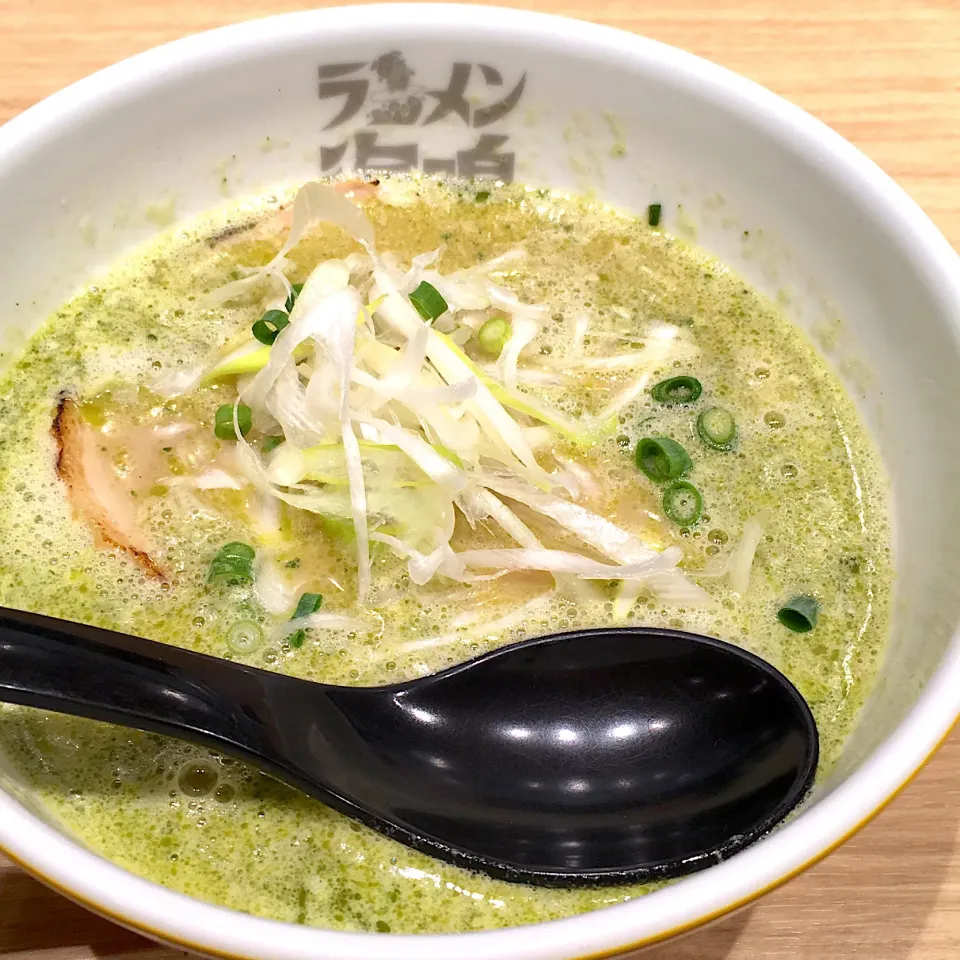 ジェノバトンコツラーメン|ミキさん