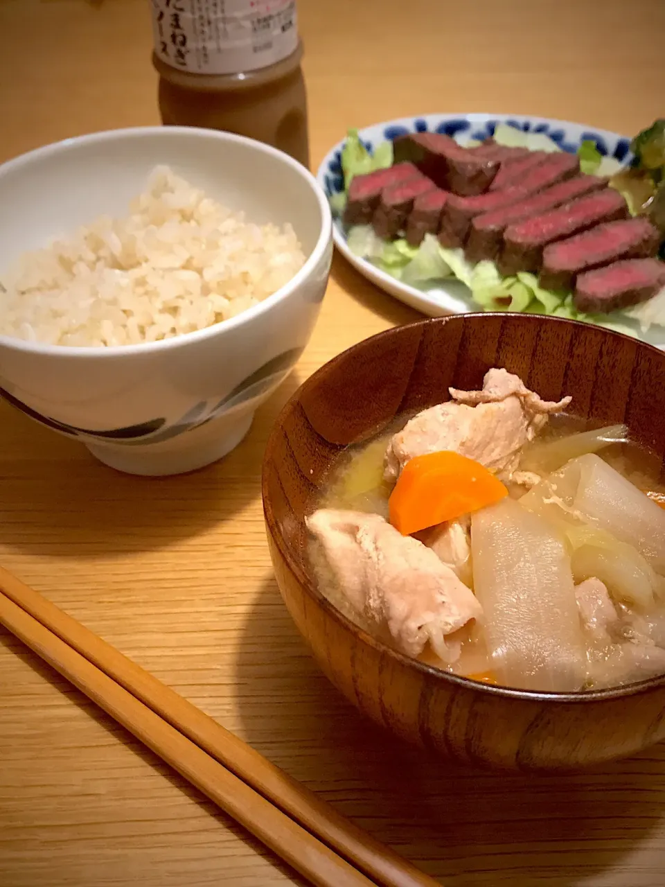 ばんごはん。豚汁定食。|しゅうとうさんさん