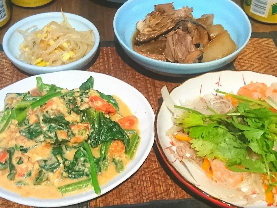 ほうれん草とトマトのマヨネーズ炒め&豆もやしのナムル&ぶり大根&ヤムウンセン|まぐろさん