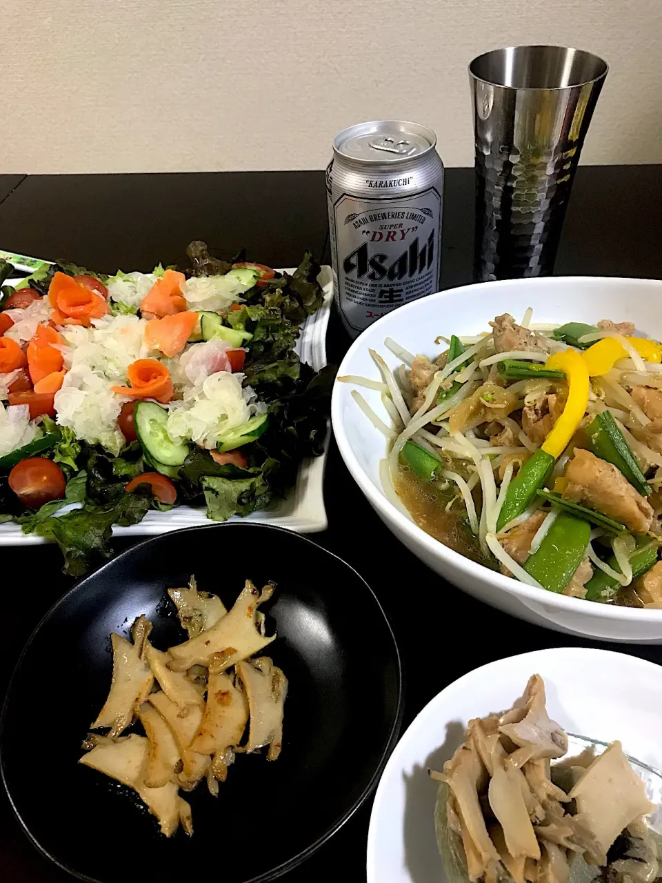 Snapdishの料理写真:鶏肉の照り焼き炒め、アワビのバター炒め、サーモンサラダ🥗|mikkoroさん