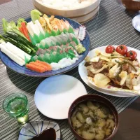 Snapdishの料理写真:手巻き寿司と肉野菜炒め🥬|dora_63vさん