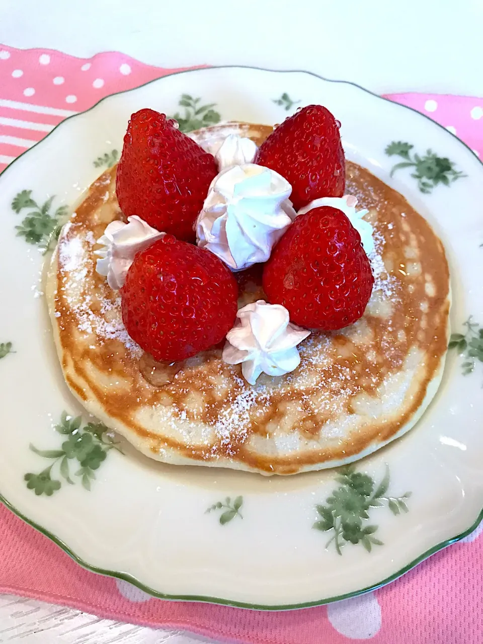 ホットケーキ🍓🥞|usako☆さん