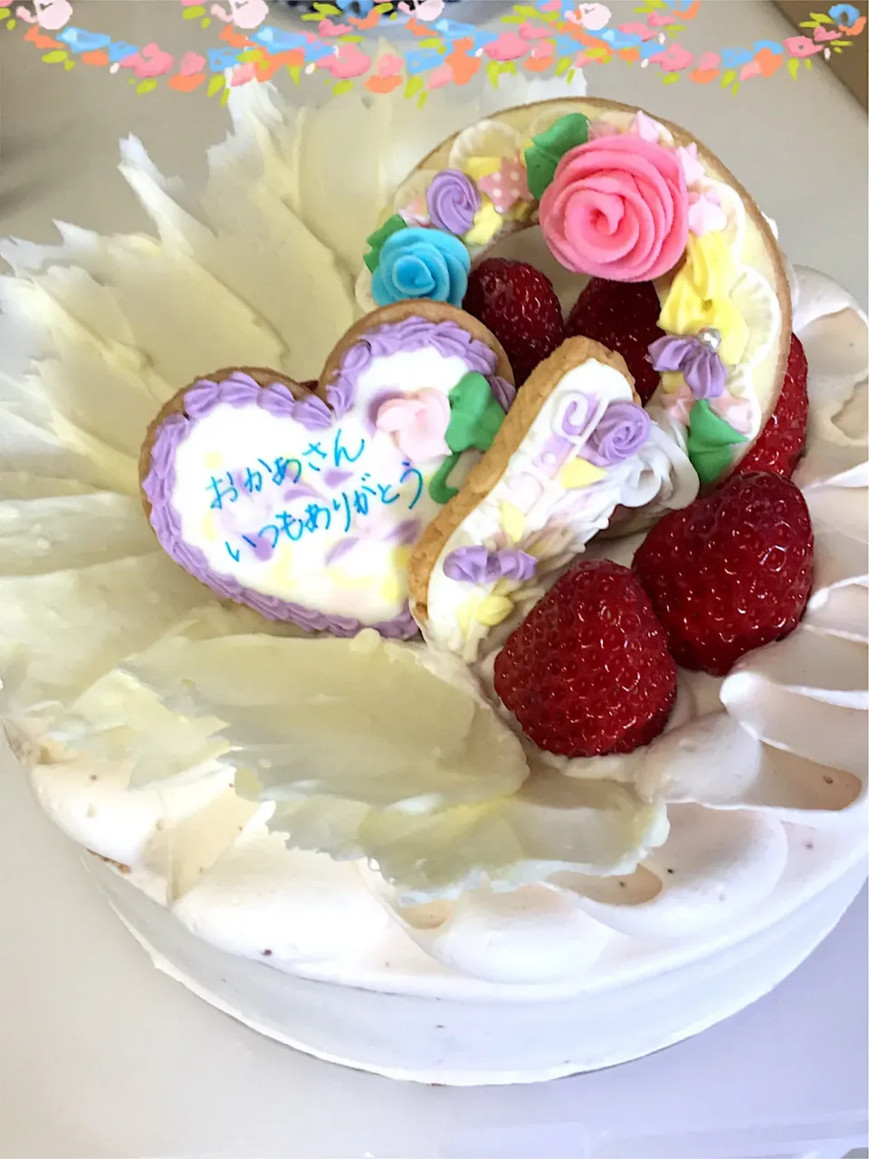 Snapdishの料理写真:happy mother！！
 #母の日ケーキ 
#アイシングクッキー|Hiroko Yokomizoさん