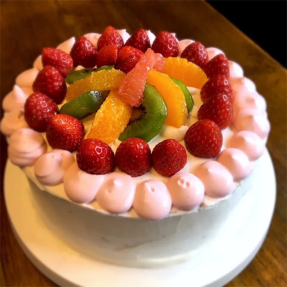 Snapdishの料理写真:母の日ケーキ|troutscakeさん