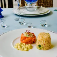 サーモンのマリネポテト包み焼きと丸ごとトマトのピラフ🍅|井之口享美さん