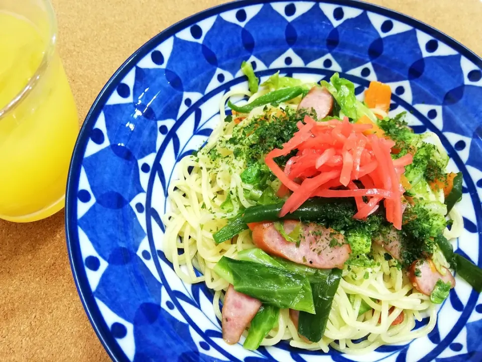 Snapdishの料理写真:令和元年五月十二日
晩ご飯は塩焼そば🥢|たえさん