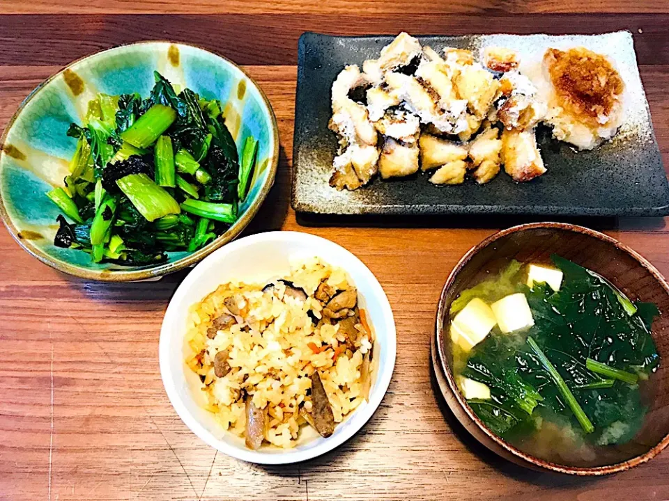 夜ご飯。五目混ぜご飯、塩サバの竜田揚げ、残りの海苔和え|ayaro1004さん